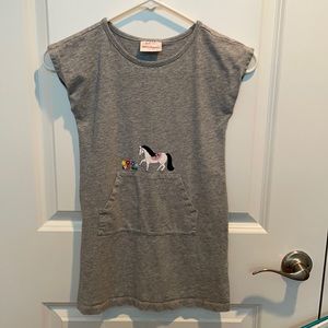 Hanna Andersson short sleeve gray dress with front pocket